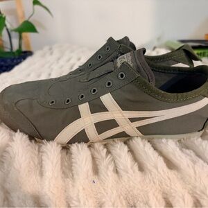 Onitsuka Tiger Mexico 66 Slip-On Olive Green White unisex (6m/7.5w) Shoes